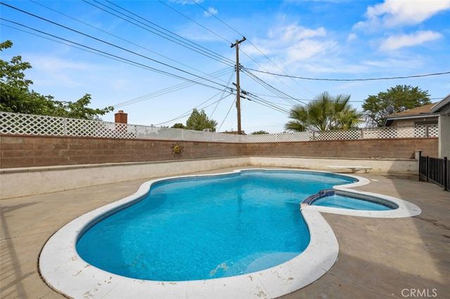 843 W Avenue J10, Lancaster, CA 93534