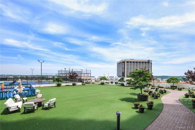 10 City Place 2D, White Plains, NY 10601