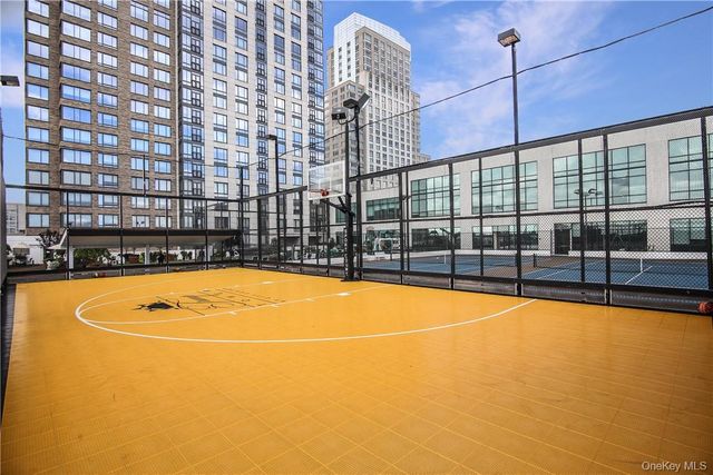 10 City Place 2D, White Plains, NY 10601