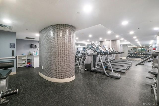 10 City Place 2D, White Plains, NY 10601