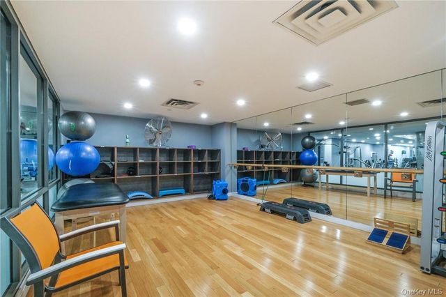 10 City Place 2D, White Plains, NY 10601