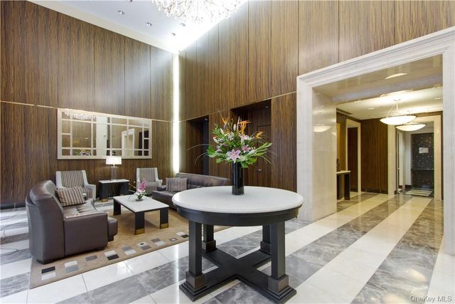 10 City Place 2D, White Plains, NY 10601