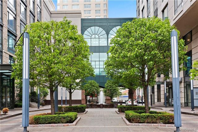 10 City Place 2D, White Plains, NY 10601