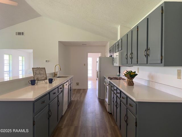 406 Estate Drive, New Iberia, LA 70563