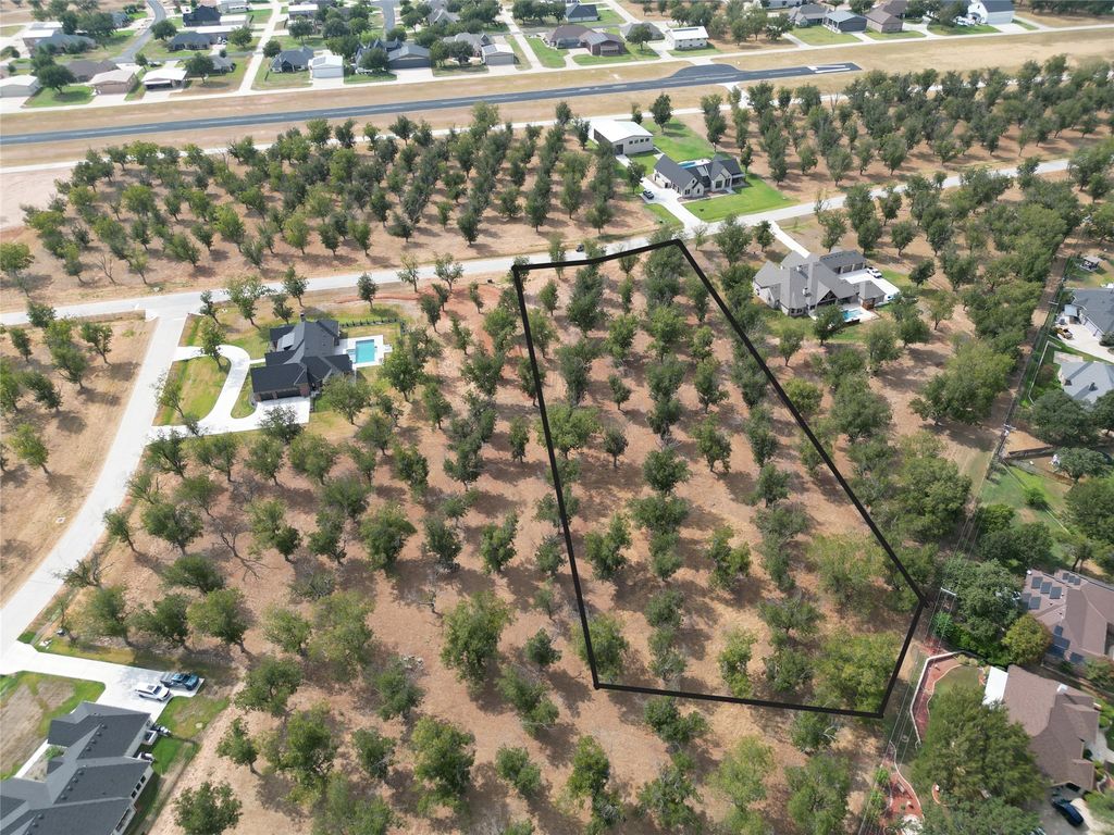 930 E Landings Drive, Granbury, TX 76049 — photo 3