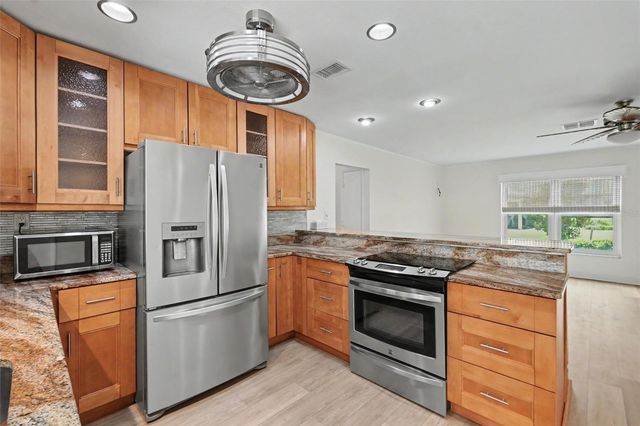 8359 CANDLEWOOD ROAD 8359, Seminole, FL 33777