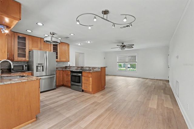 8359 CANDLEWOOD ROAD 8359, Seminole, FL 33777