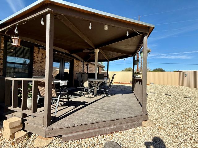 8203 Waco Avenue, Lubbock, TX 79423