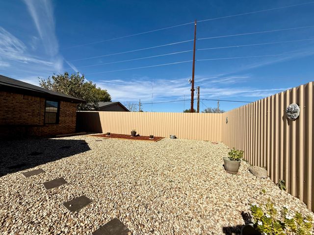 8203 Waco Avenue, Lubbock, TX 79423