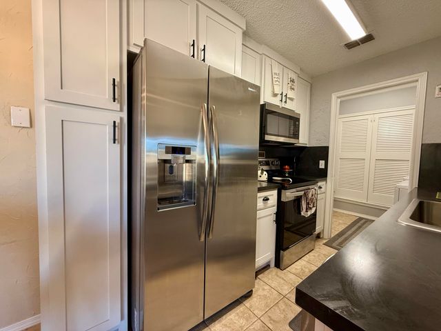 8203 Waco Avenue, Lubbock, TX 79423