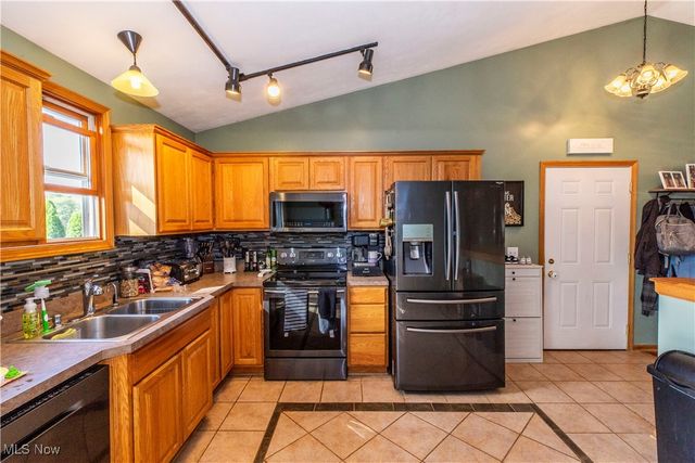 632 Thoreau Avenue, Akron, OH 44306