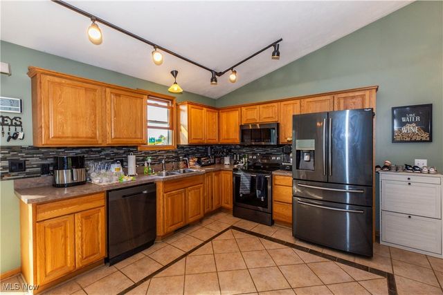 632 Thoreau Avenue, Akron, OH 44306