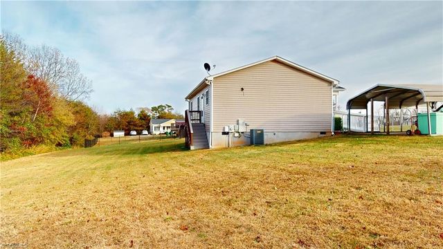 445 Ridge Road, Dobson, NC 27017