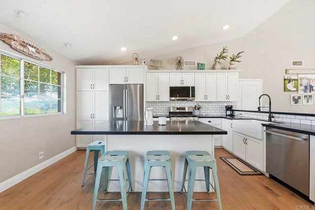 13638 W Oak Glen Road, Valley Center, CA 92082