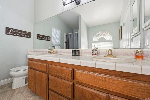 13638 W Oak Glen Road, Valley Center, CA 92082