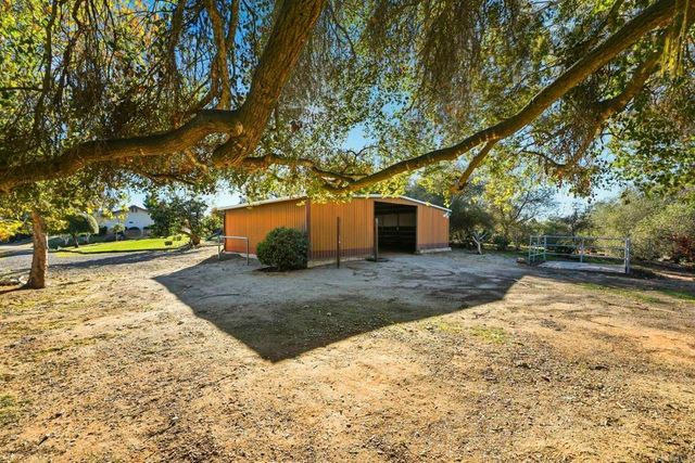 13638 W Oak Glen Road, Valley Center, CA 92082