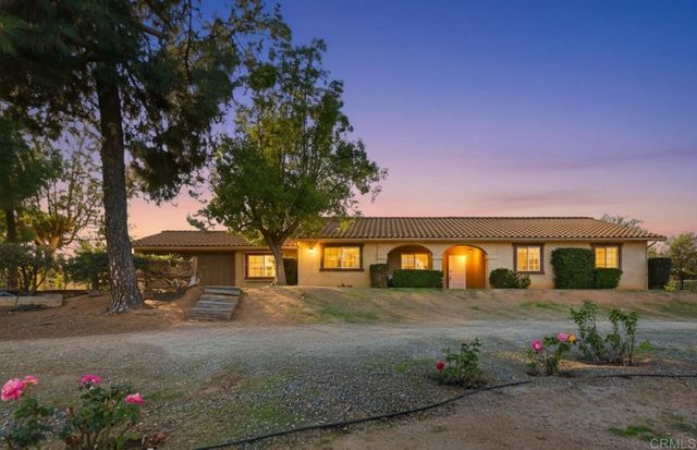 13638 W Oak Glen Road, Valley Center, CA 92082