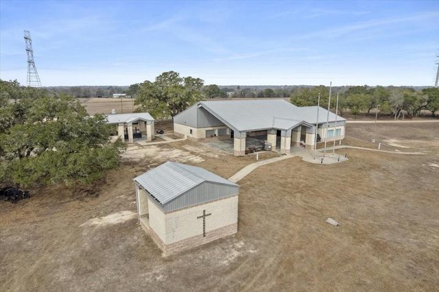 6116 E State Highway 71, La Grange, TX 78945