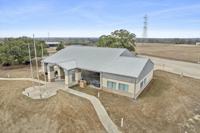 6116 E State Highway 71, La Grange, TX 78945