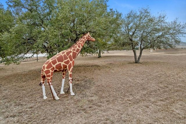 6116 E State Highway 71, La Grange, TX 78945