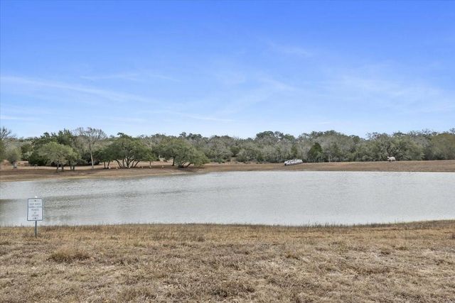 6116 E State Highway 71, La Grange, TX 78945