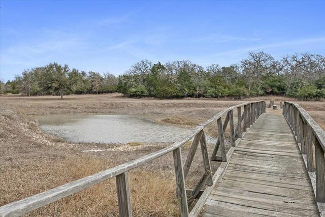 6116 E State Highway 71, La Grange, TX 78945