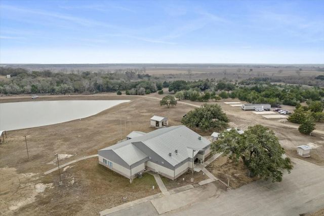 6116 E State Highway 71, La Grange, TX 78945