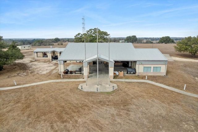 6116 E State Highway 71, La Grange, TX 78945