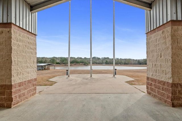 6116 E State Highway 71, La Grange, TX 78945