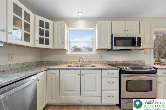 6527 Walnut Lane, Coopersburg Boro, PA 18036