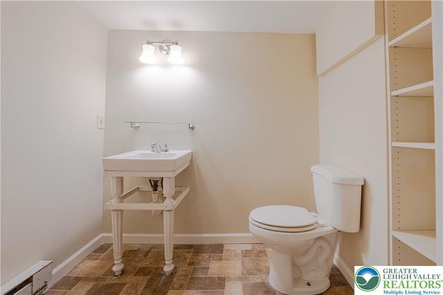 6527 Walnut Lane, Coopersburg Boro, PA 18036