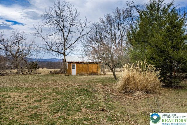 6527 Walnut Lane, Coopersburg Boro, PA 18036