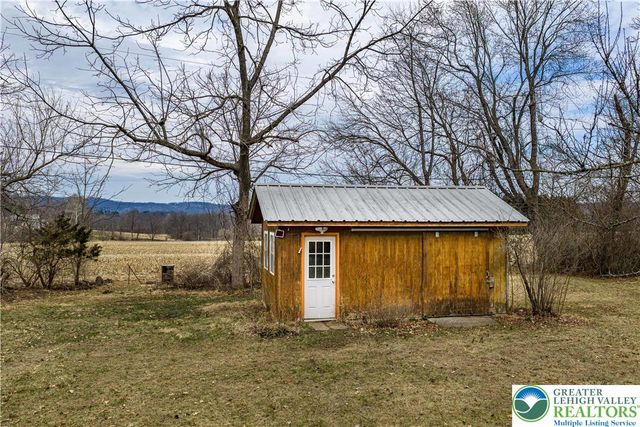 6527 Walnut Lane, Coopersburg Boro, PA 18036