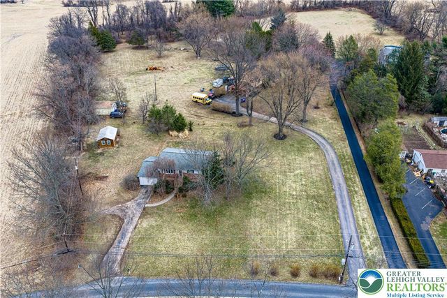 6527 Walnut Lane, Coopersburg Boro, PA 18036