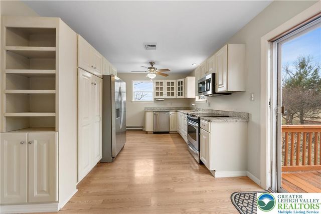 6527 Walnut Lane, Coopersburg Boro, PA 18036