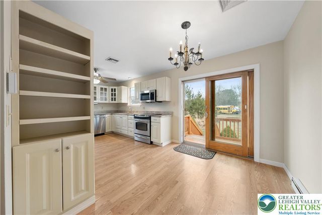 6527 Walnut Lane, Coopersburg Boro, PA 18036