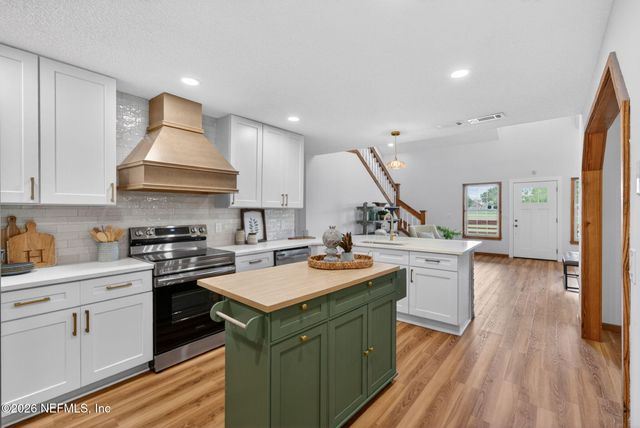391 CHESWICK OAK Avenue, Orange Park, FL 32073