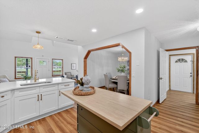 391 CHESWICK OAK Avenue, Orange Park, FL 32073