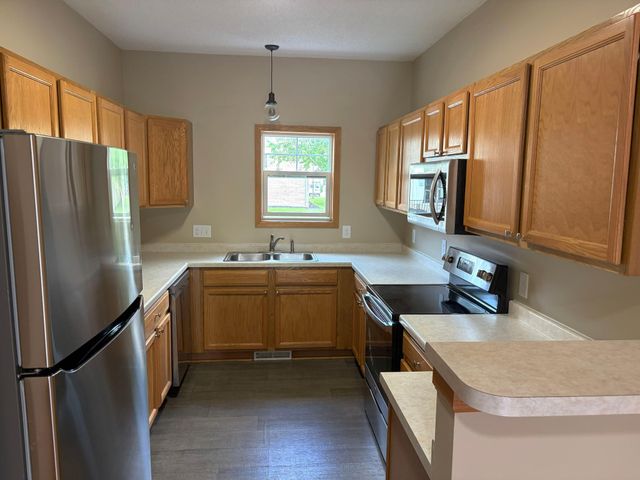 1087 Barclay Street, Saint Paul, MN 55106