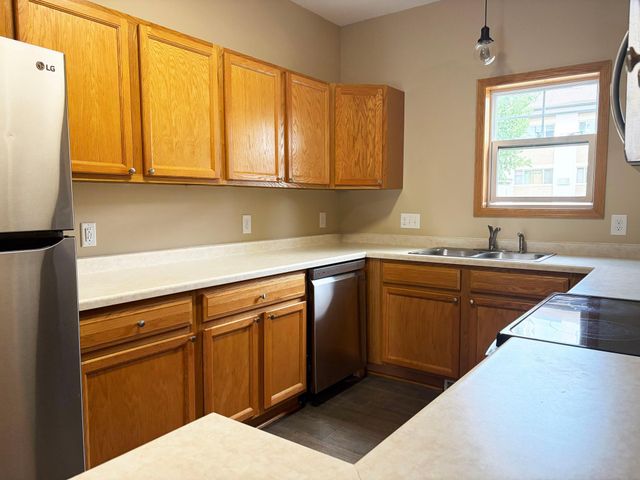 1087 Barclay Street, Saint Paul, MN 55106