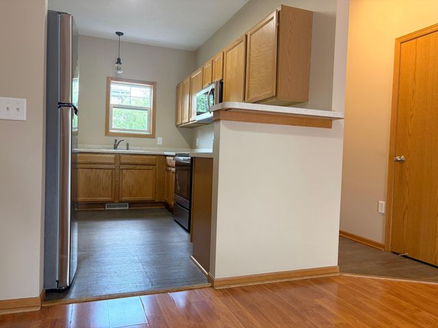 1087 Barclay Street, Saint Paul, MN 55106