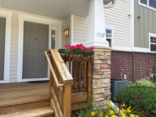 1087 Barclay Street, Saint Paul, MN 55106