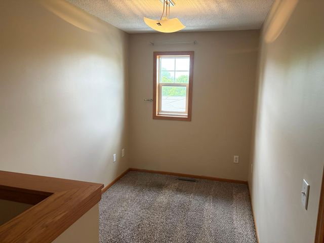 1087 Barclay Street, Saint Paul, MN 55106
