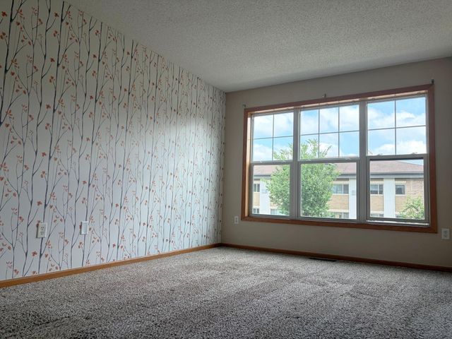 1087 Barclay Street, Saint Paul, MN 55106