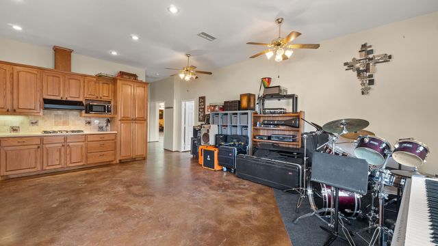 263 CR 1602, Linden, TX 75563