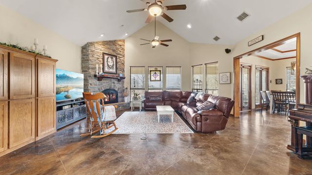263 CR 1602, Linden, TX 75563