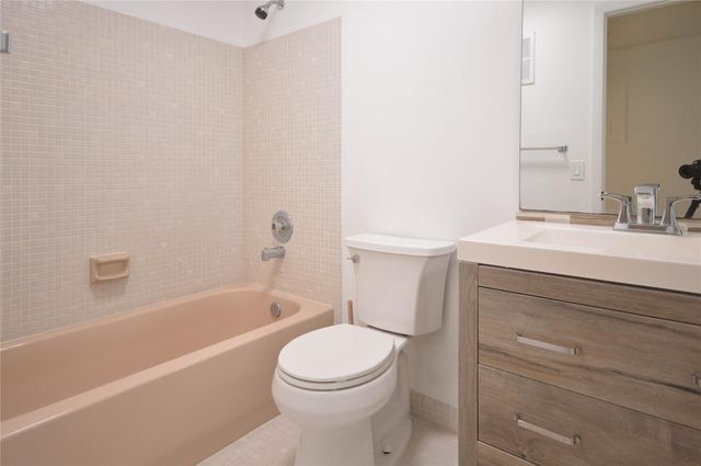 9499 W Mcnab Road 208, Tamarac, FL 33321