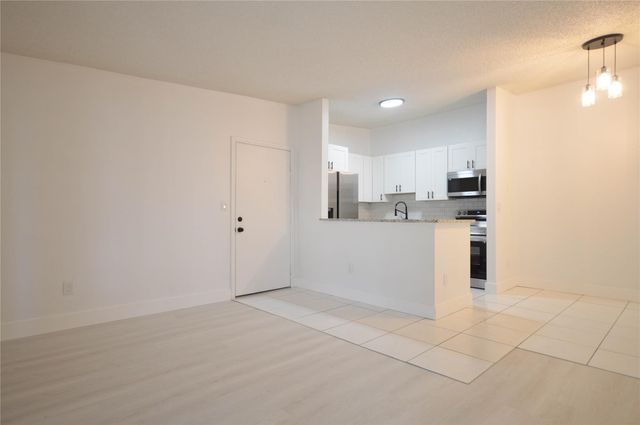 9499 W Mcnab Road 208, Tamarac, FL 33321