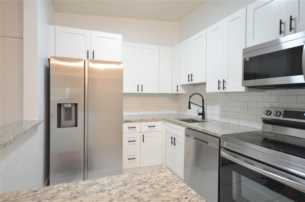 9499 W Mcnab Road 208, Tamarac, FL 33321