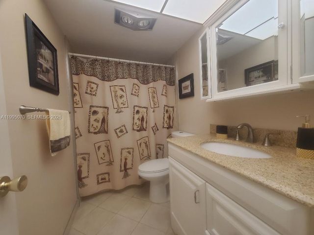 319 NE 14th Ave 207, Hallandale Beach, FL 33009